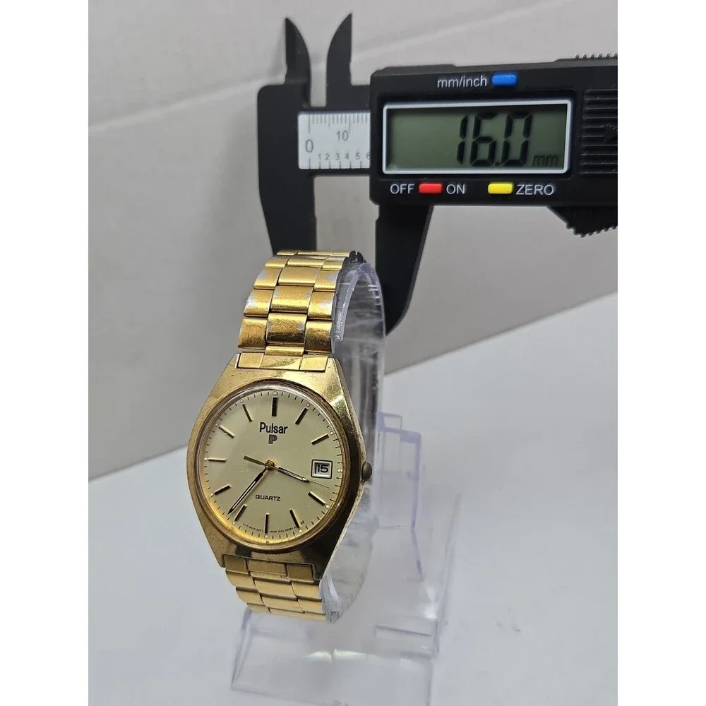 Vintage Pulsar by Seiko Y147 8049 Mens Gold Tone Date Quartz Watch New Battery